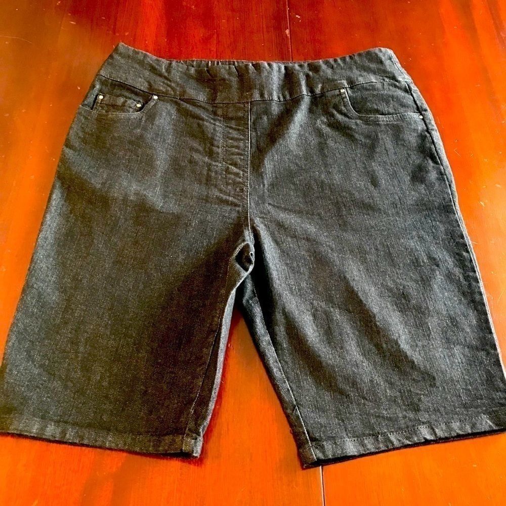 Blair Size 16 Black Jean Shorts!!